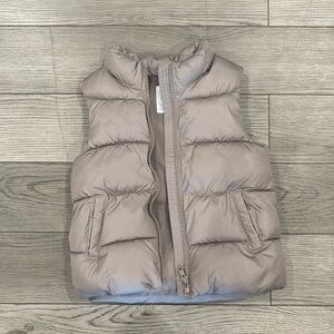 5T Old Navy vest in excellent condition.